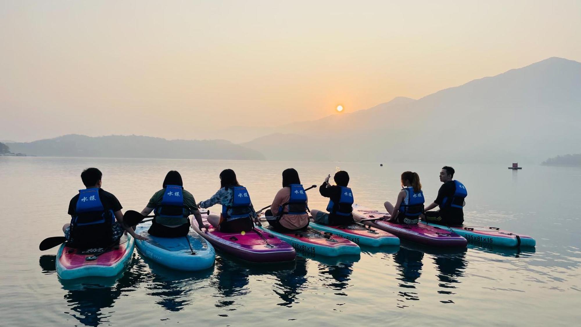 Sun Moon Lake Jinlongshan Bnb Юйчі Екстер'єр фото