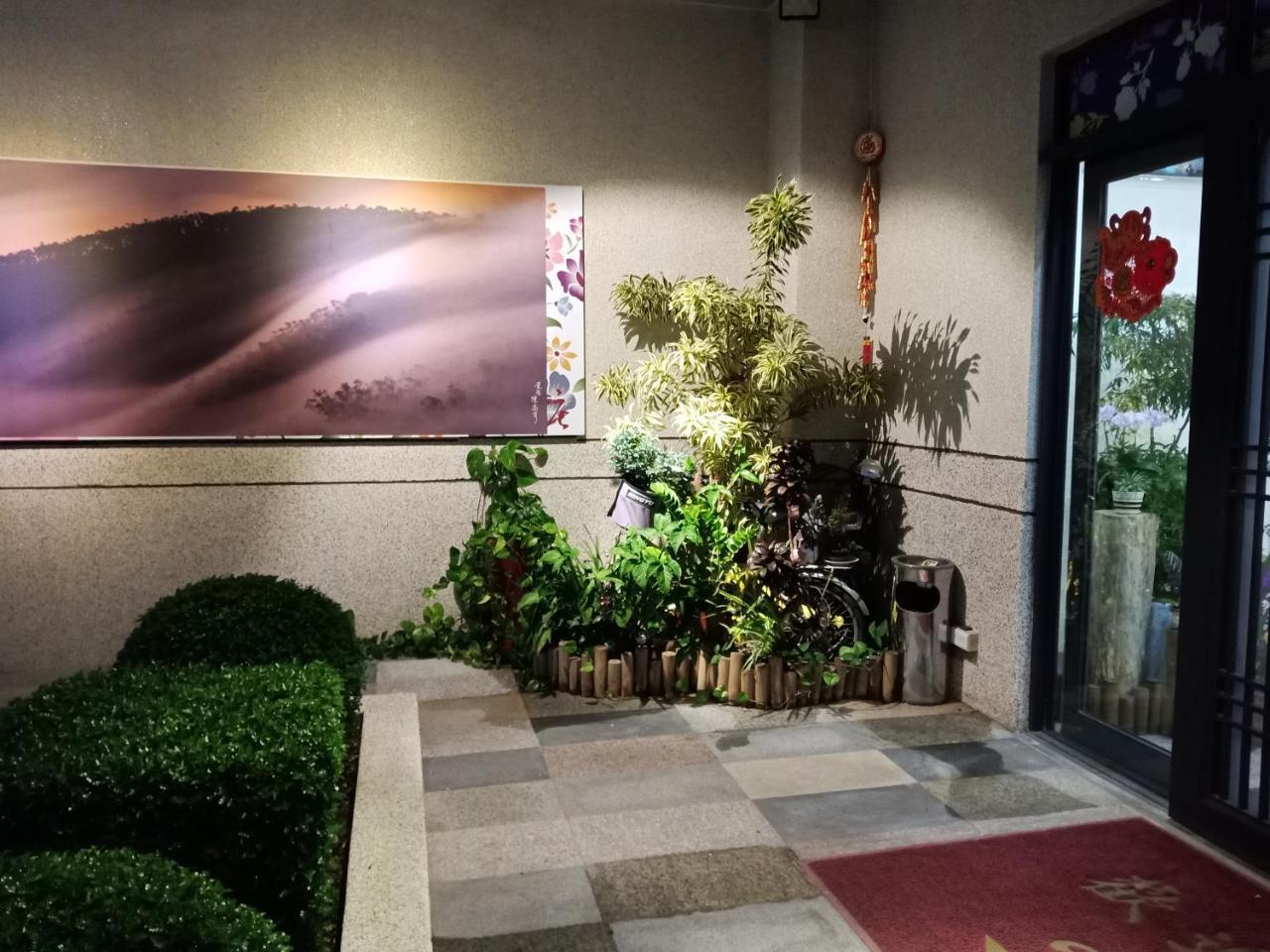 Sun Moon Lake Jinlongshan Bnb Юйчі Екстер'єр фото